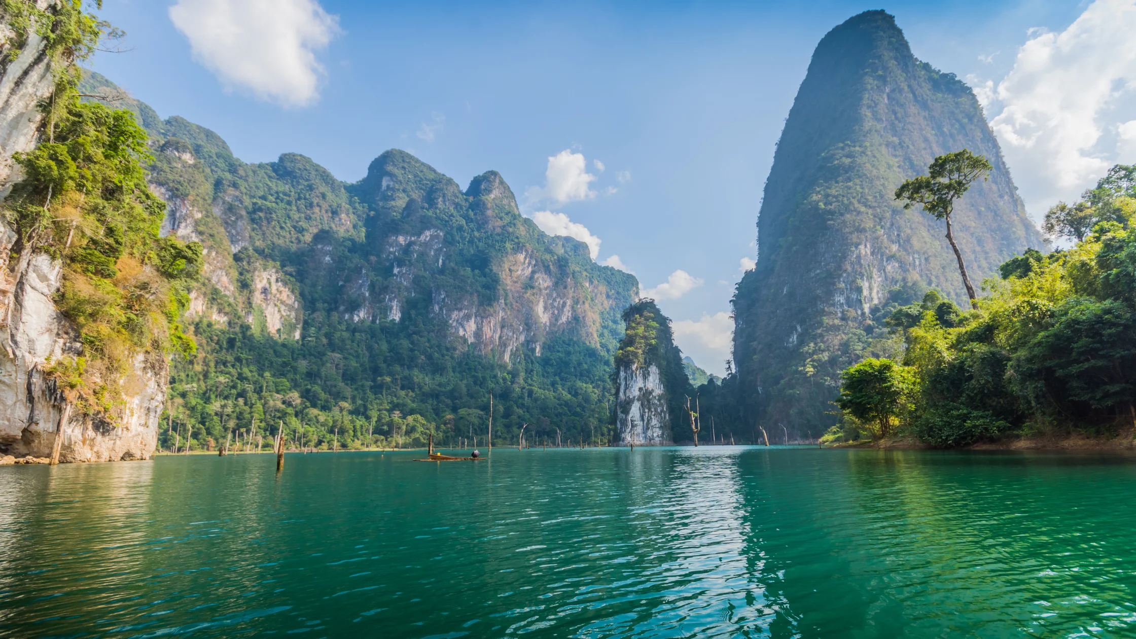 Thailand Yoga Retreats: Budget to Luxury Guide